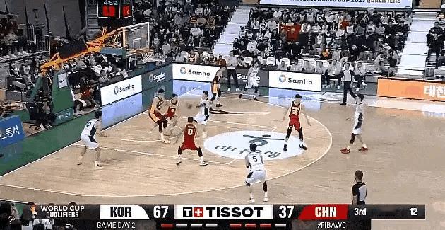 分差拉开到32分……彻底打成惨案了中国男篮vs韩国男篮