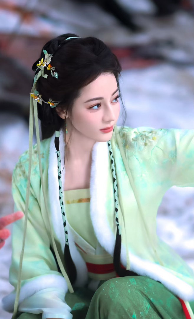 迪丽热巴贺思慕顶级压制迪丽热巴要的是绝对压制白日提灯 贺思慕校武名场面直接封神！