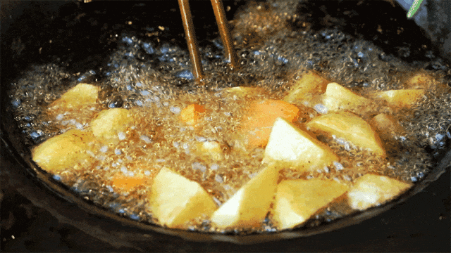 #日常实用大全#【#常吃4类食物让身体发炎# 】影响炎症水平的因素有很多，饮食是