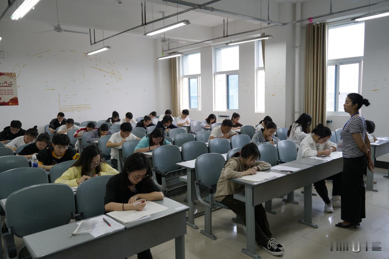 其实中考五五分流快走不下去了，全国普高录取率稳步走高，普职比例越来越低了。很多地