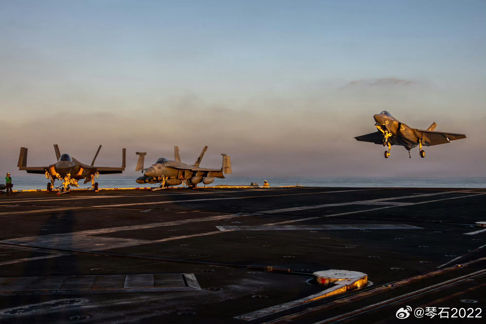 伊朗称向美航母发射4枚巡航导弹这种打击没用！前天的4枚反舰弹道导弹都没用！我之前