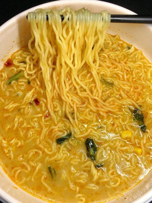 【一直以为方便面汤是要倒掉】
其实，不喝汤，等于没吃饱。
但是，喝了汤，等于要发