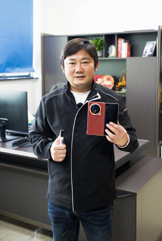 荣耀赢麻了，华为错过了。

又是成为张雪机车首席战略合作品牌，又是亲自派团队赴重