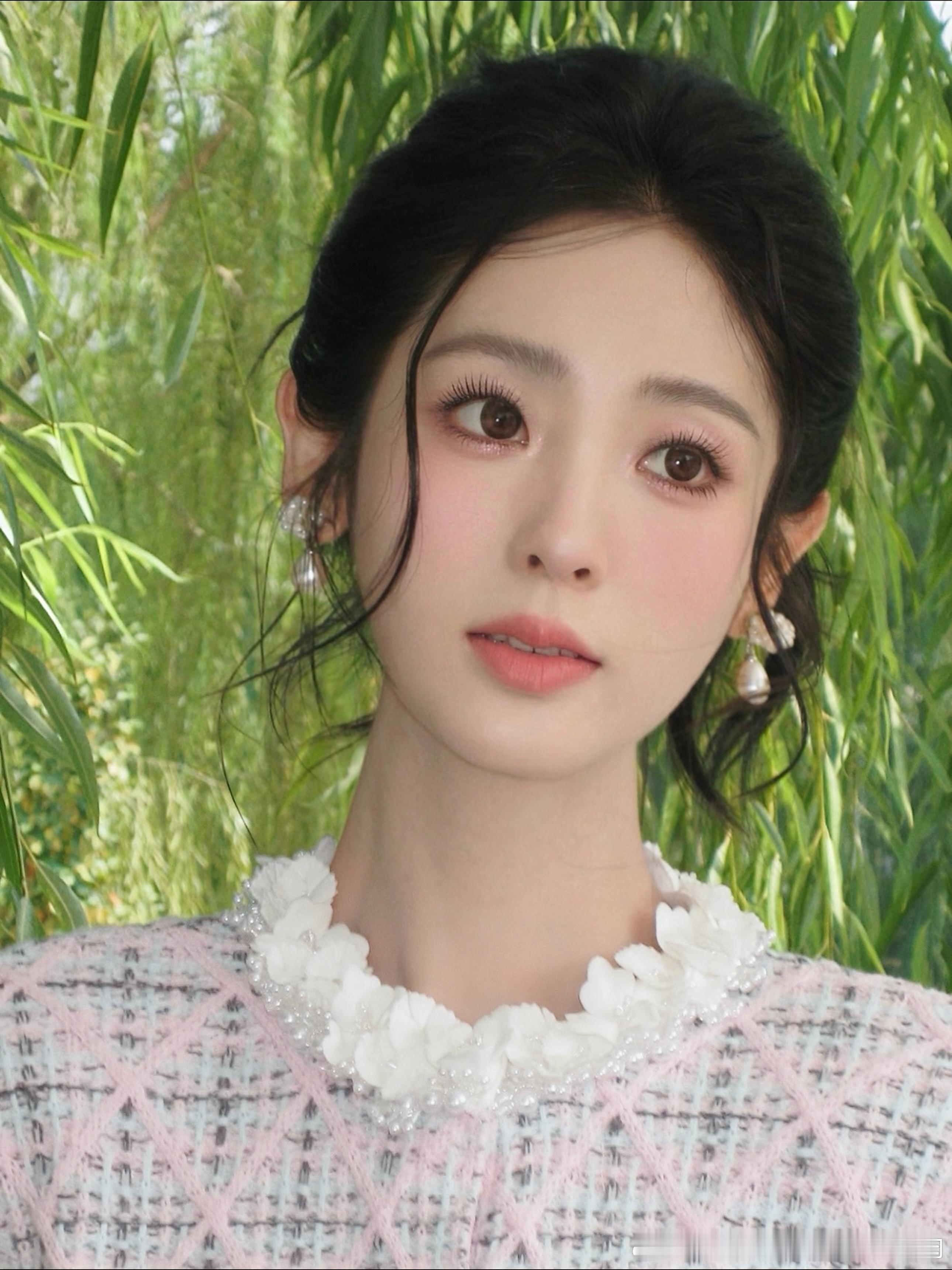 邢菲💚邢菲我乐个神落村💚邢菲 她的瞳我的爱意不是短暂的，你在它就在。