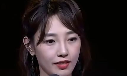 白百何终于把事情说清楚了
原来她不是针对王传君
而是导演和制片人，总结下她的小作