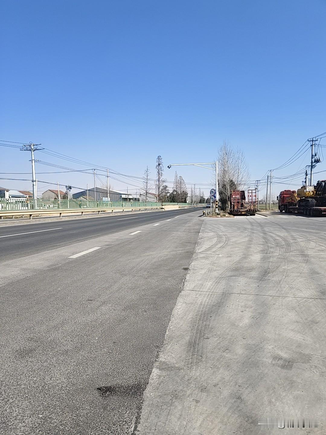 我在徐州大许家，这条公路是大许家，曹八集去碾庄的必经之路。
邱李兵团救援黄百韬，