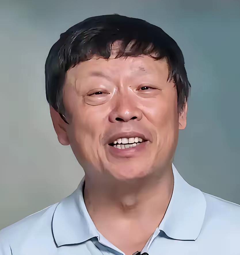 胡锡进往往是劝底层网友对日本人、钱人、明星等要大度，稀释正义感。