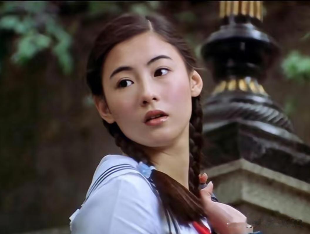 张柏芝讲述出道故事，为了养家而进入娱乐圈

最新一期《一路繁花2》中，张柏芝回归