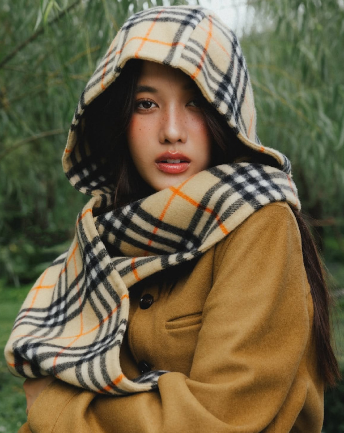 📷Freen in Burberry【Freen IG 更新】身着Burber