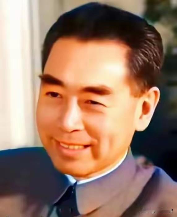 🌺🙏敬爱的周总理，我们怀着思念与赤诚，向您敬献这束花。您用七十八年的生命，践