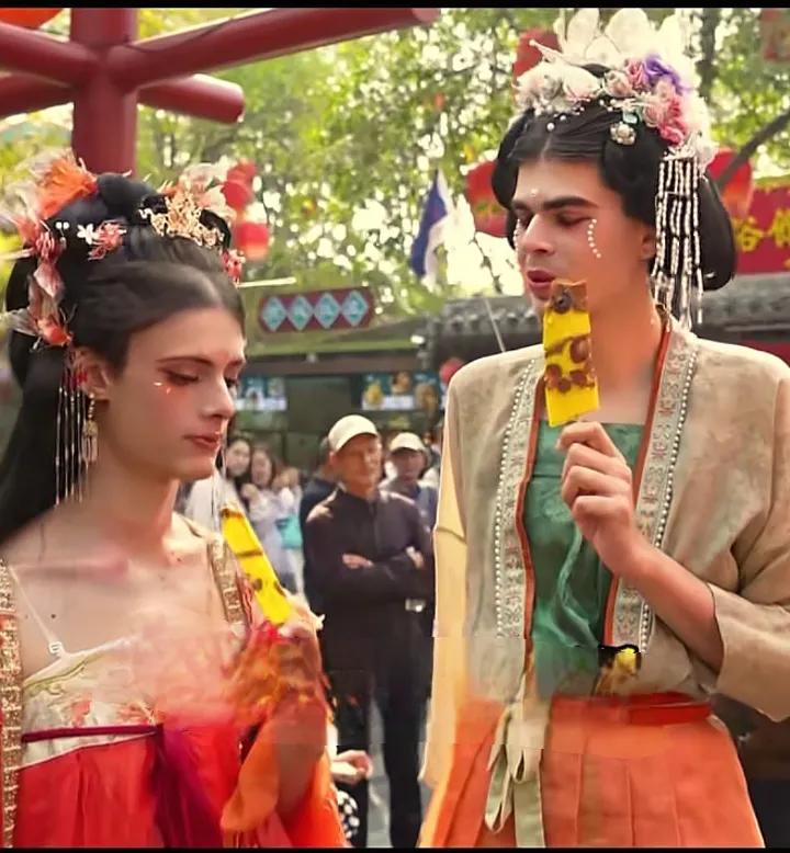 凭什么让老外疯狂“中国化”？答案藏在骨子里的底气
 二十年前，提起中国，很多老外