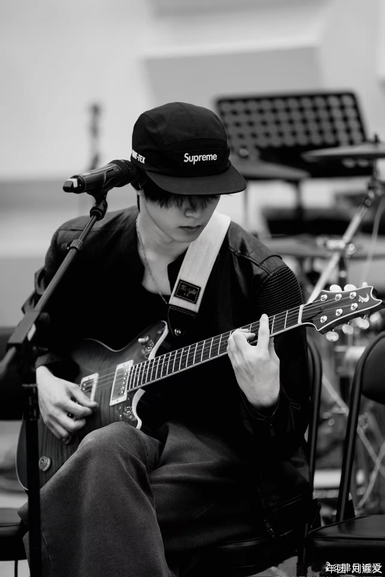 刘耀文就记得张真源吃大餐了 少年的快乐简单又真实，刘耀文牢牢记住张真源在跑男享用