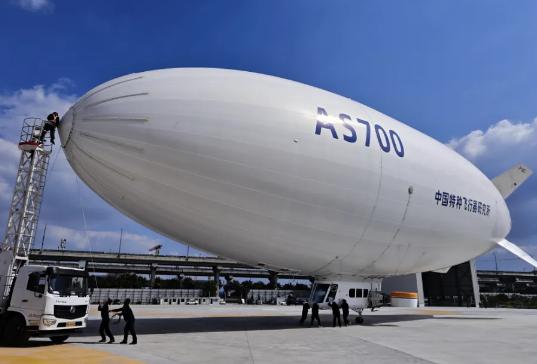 我国首架AS700载人飞艇交付！这是我国在低空飞行器领域的重大突破，标志着民用航