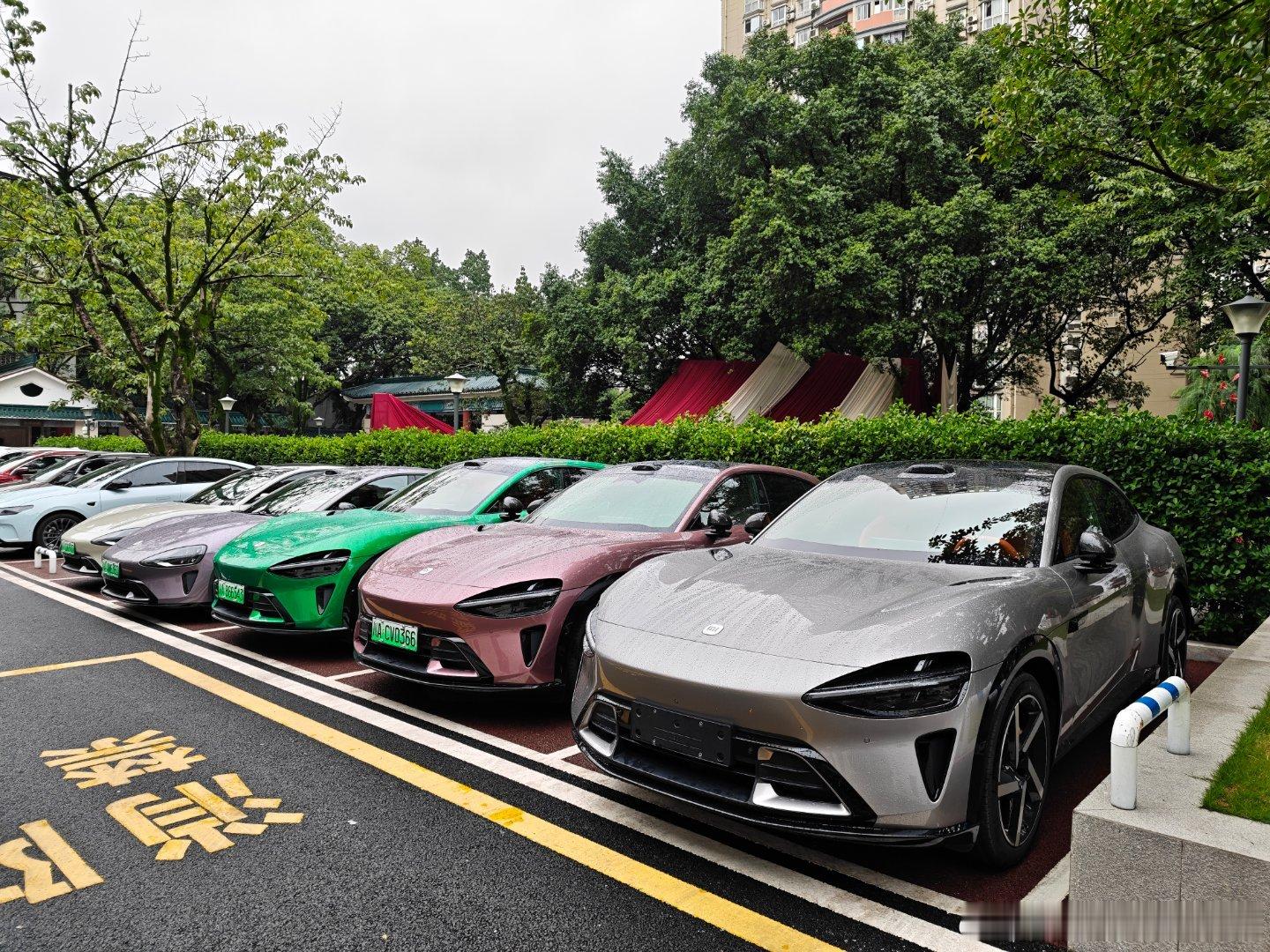 这个周末在重庆参加重庆大学计算机系周教授的婚礼，满满小米的氛围；而且有近50位小