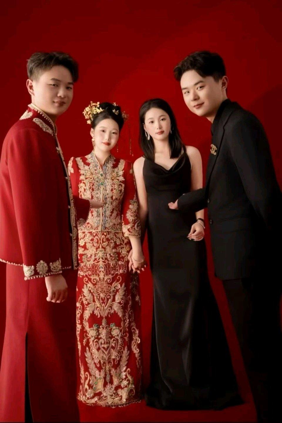 双胞胎姐妹嫁给双胞胎兄弟，两家长辈也是双胞胎：正准备申请吉尼斯世界纪录你们能想象