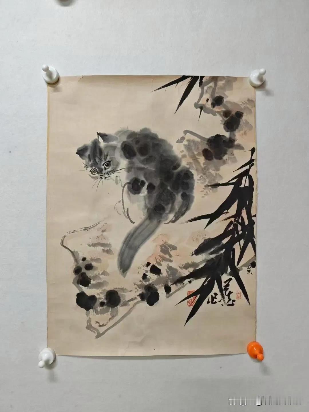 猫吹唢呐狗抬轿，
貓男狗女显荣耀。
生身父母不照顾，
养猫养狗度春霄！