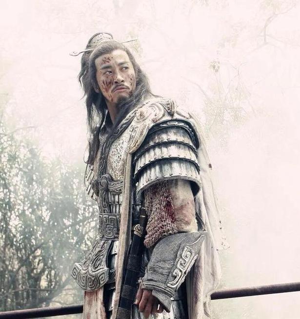 最近刷短视频总能刷到何润东，要么是当年项羽的经典片段，要么是新代言的官宣物料，曾