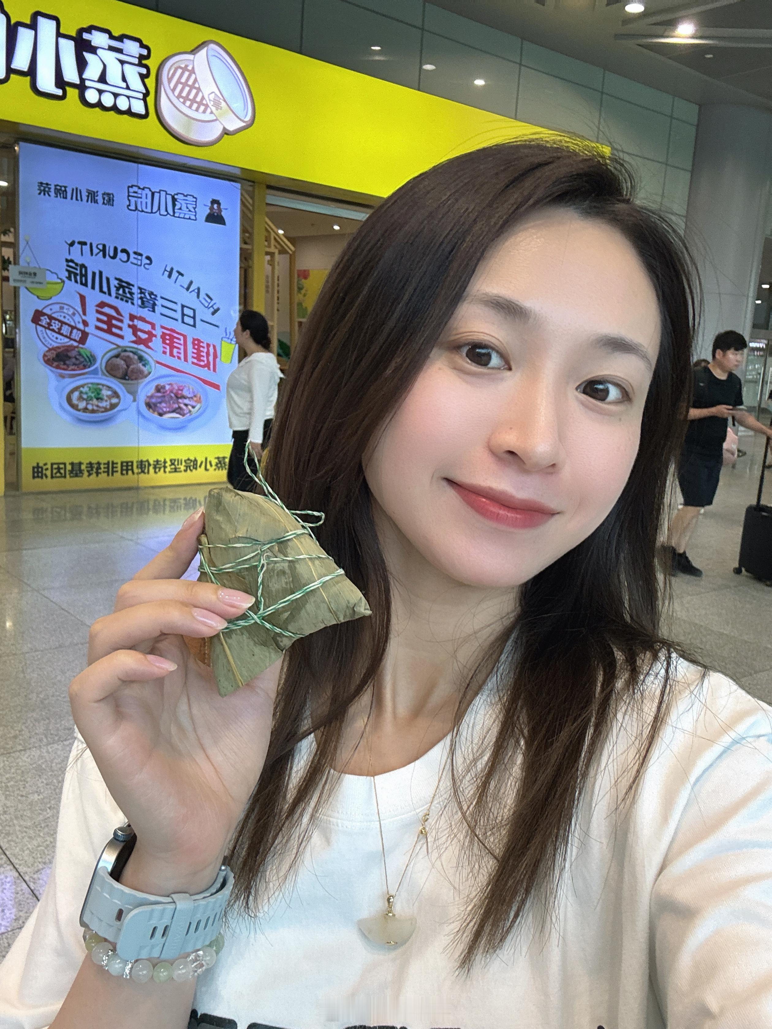 给今天的深航ZH9945机组成员一个大大的好评！[哇]连续出差没休息好所以上了飞