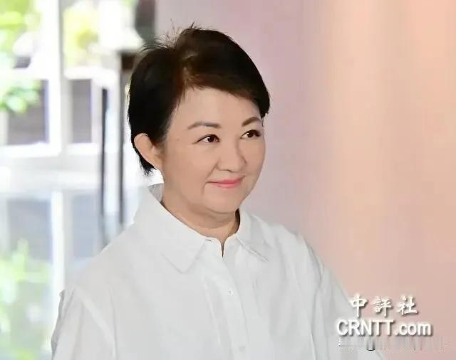 卢秀燕为什么对韩国瑜的行程这么关心？聊湾区看世界的观点如下：

第一，卢秀燕作为