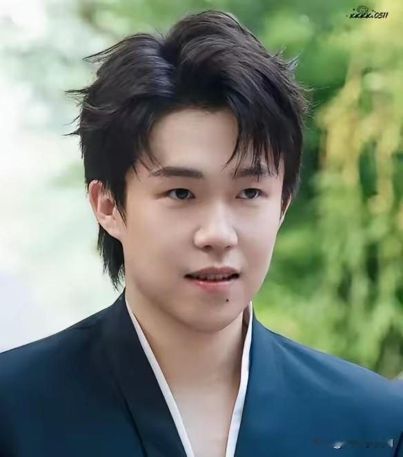 王一博和林俊杰捐了200万，我不意外。
李现和马伊琍捐了100万，我也不意外。
