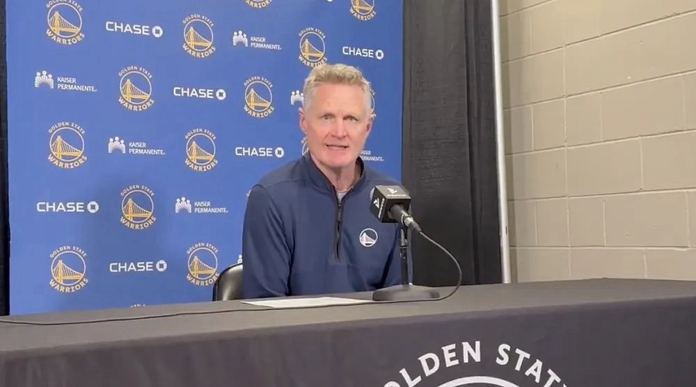 NBA常规赛，勇士今日客场93-116不敌掘金，三连胜惨遭终结。本场比赛上半场结