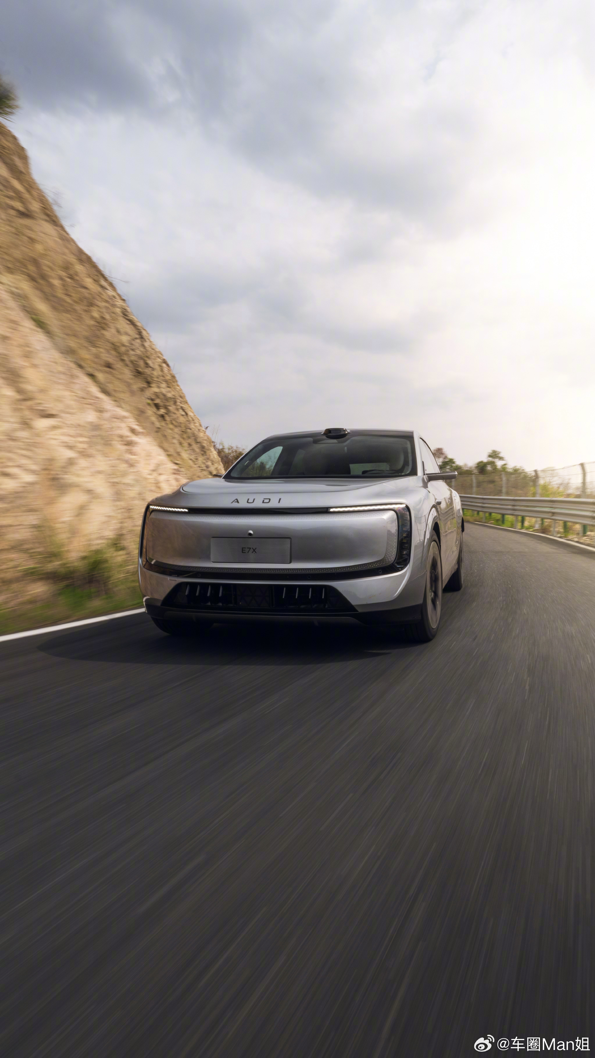 奥迪登顶亚洲山脊赛道最速SUV奥迪E7X刷爆山脊赛道！1分47秒93拿下SUV最