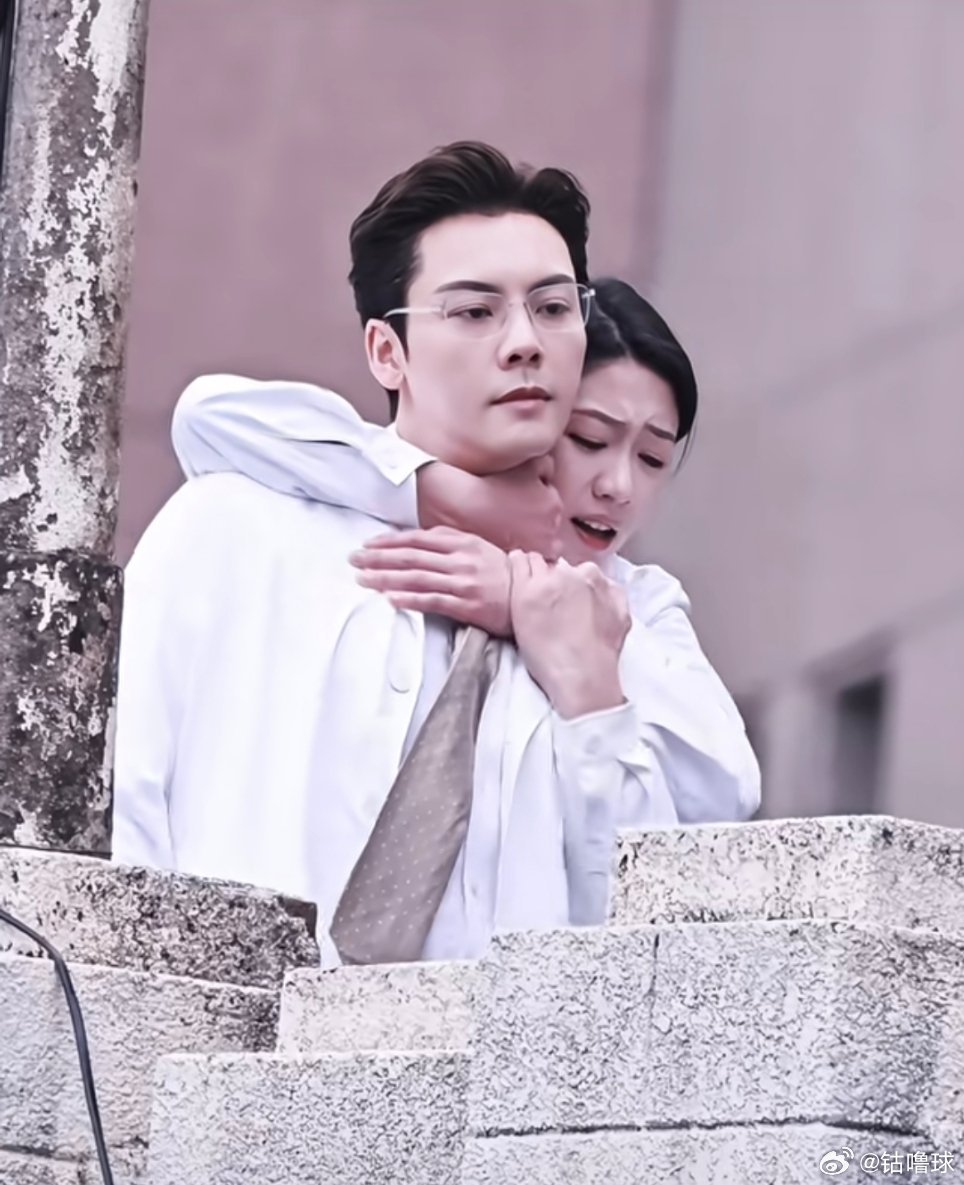 陈伟霆 钟楚曦 向涵之这是什么三角恋吗？还是强制爱呀