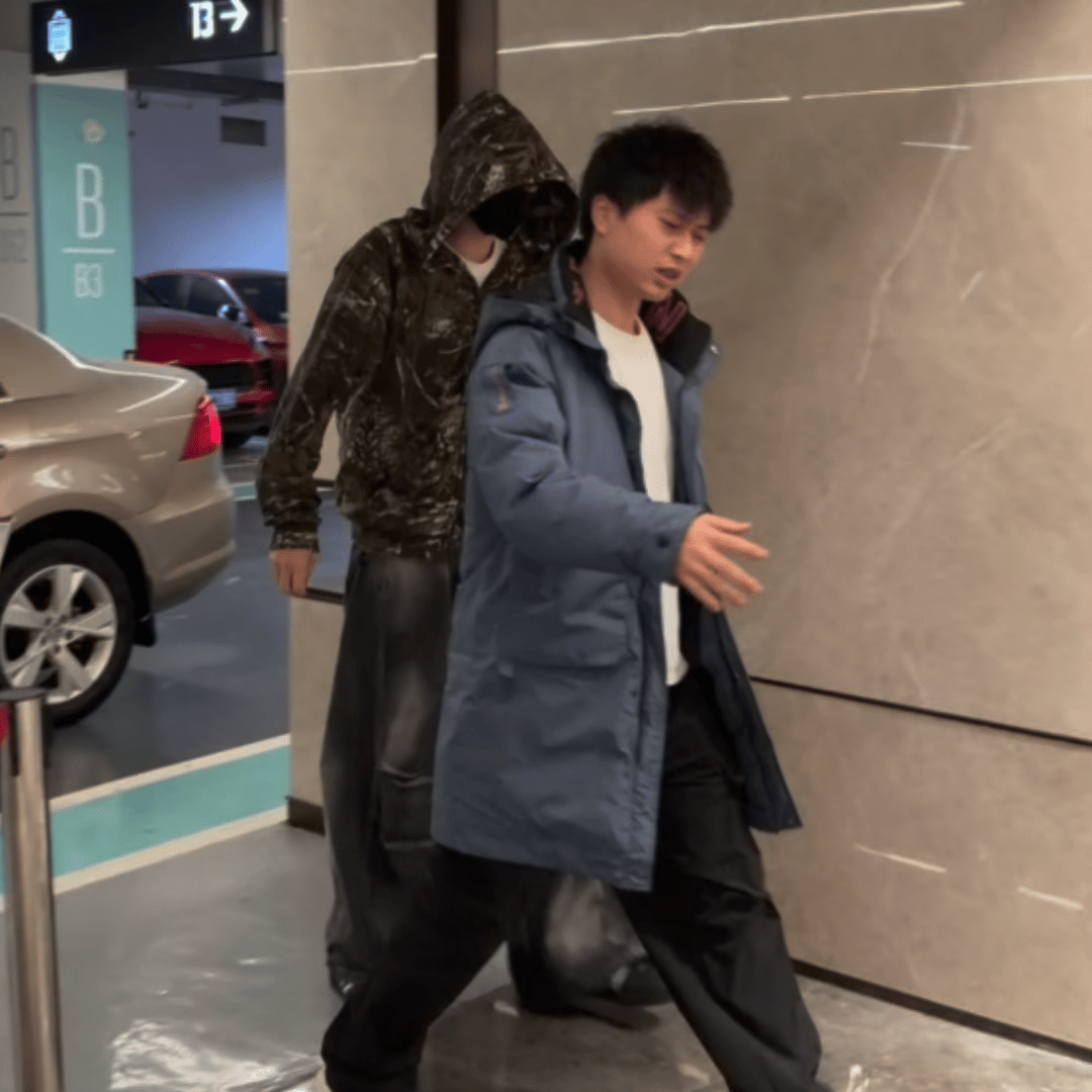 哼哼走姿 ​​​