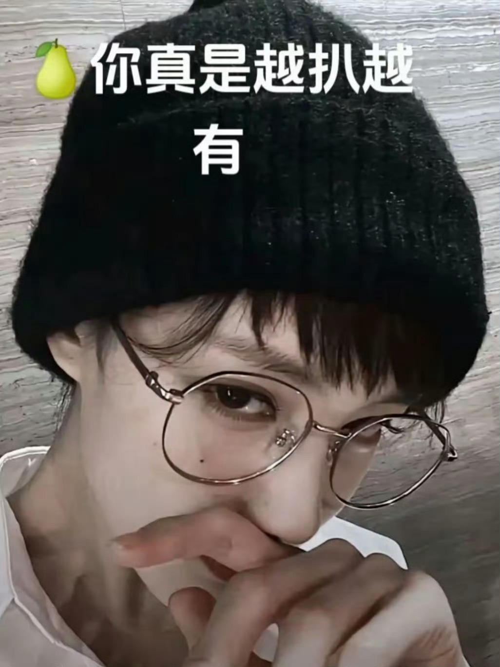 【李一桐】我在尖叫李一桐晒立秋第一束奶茶花 ​​​