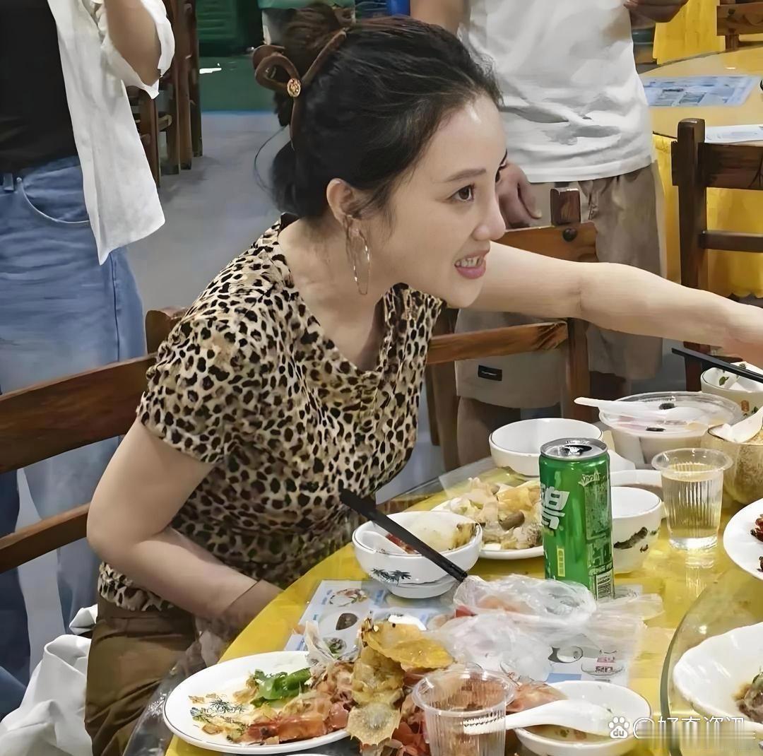 三亚饭店偶遇李小璐，状态怎么样？ 