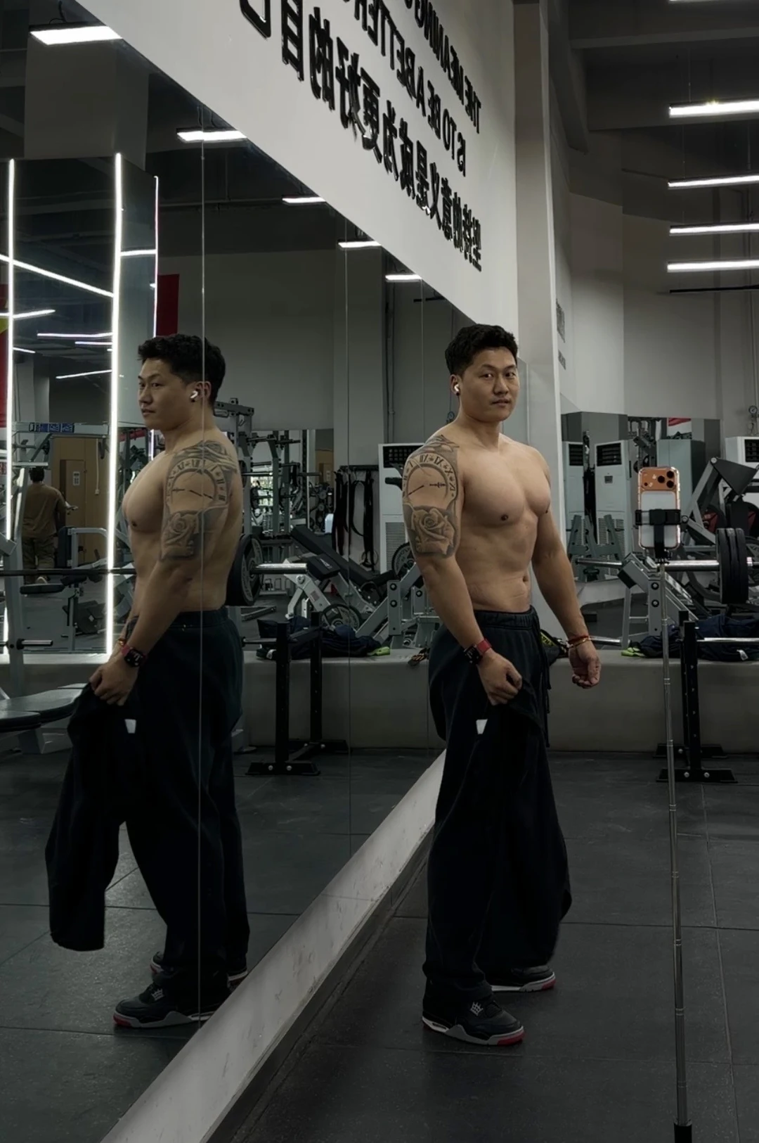 练肩日，今日份OOTD（All Black）