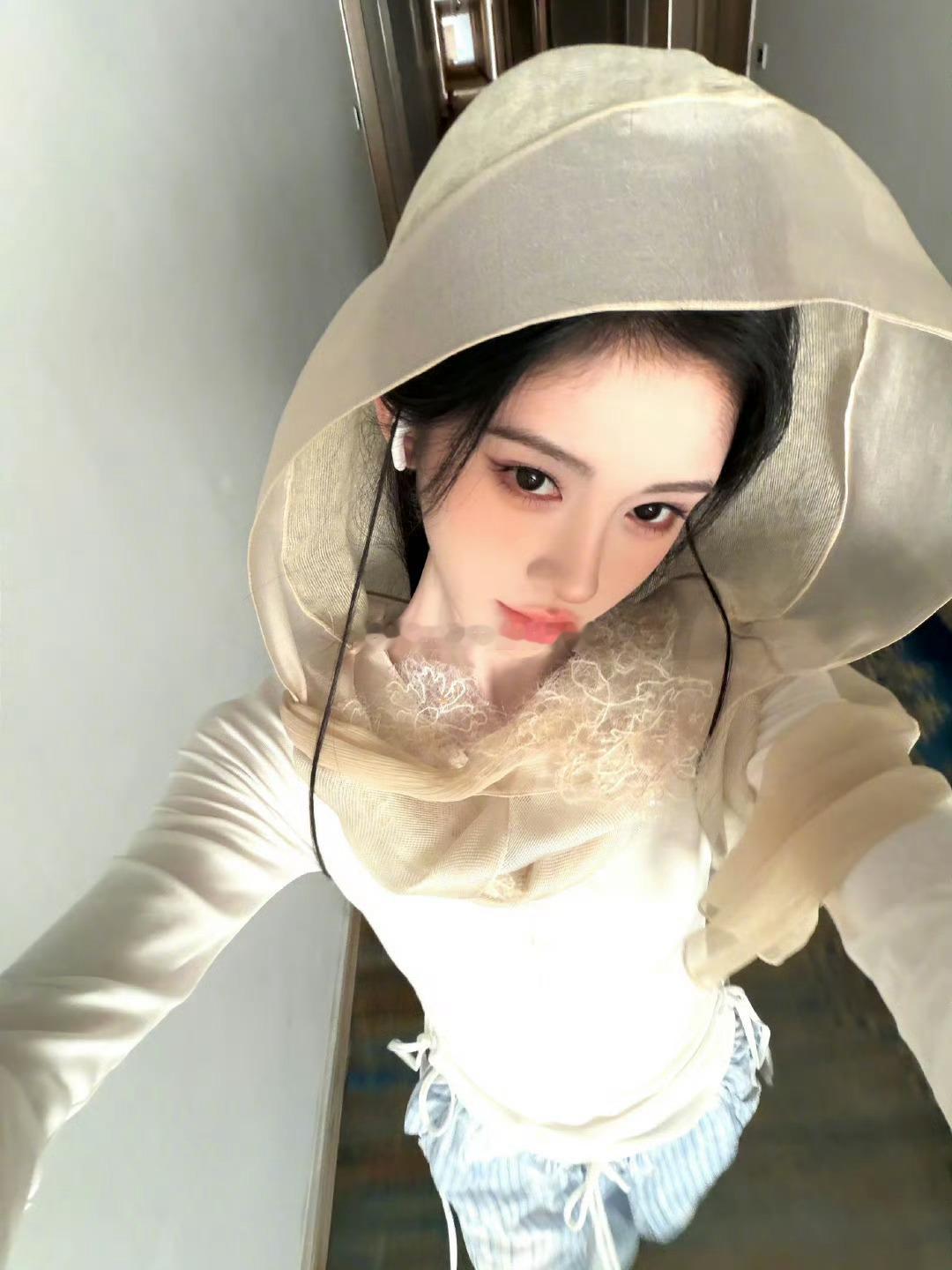 鞠婧祎中秋营业🤳，好美[期待] ​​​