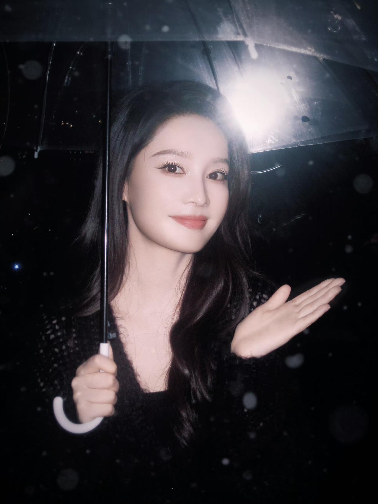 好漂亮的沁沁[飞吻]
李沁