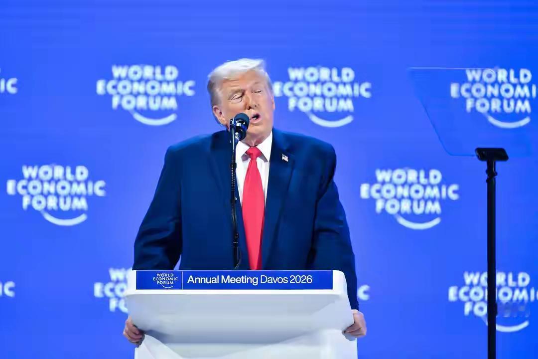 特朗普死称自己能耐！
白宫记者晚宴会厅遭枪击，特朗普在特勤局掩护下撤离，撤离途中