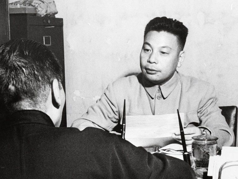 蒋经国“打虎”变“打猫”：1948经济整顿