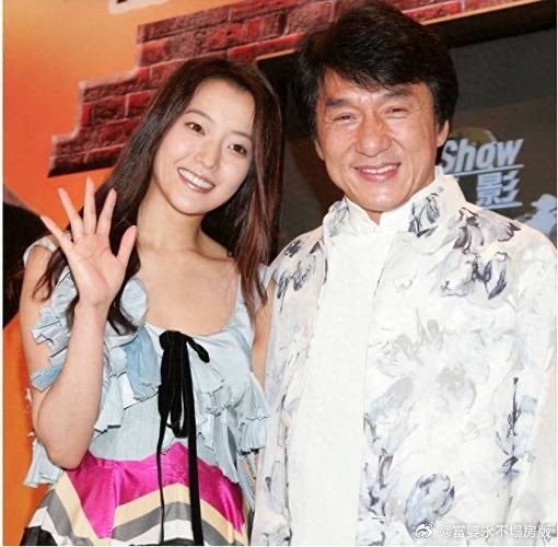 金喜善来华收到成龙视频祝福 成龙一句好久不见直接把记忆拉回二十年前，《神话》里蒙