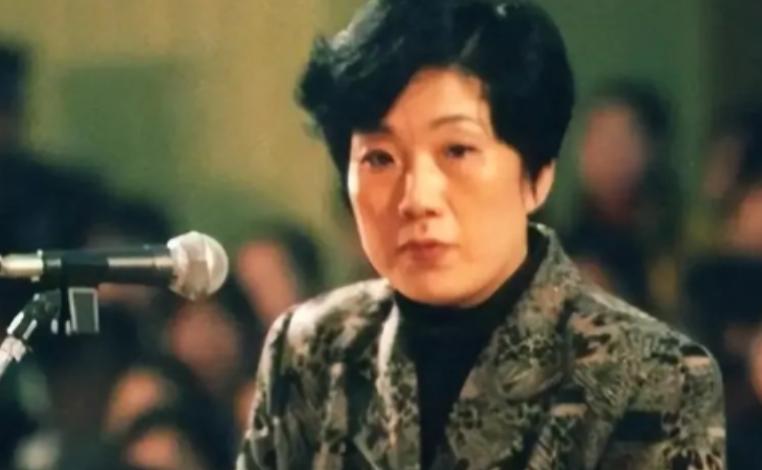 2001 年，有着 “三湘女巨贪” 之称的蒋艳萍一审被判处死刑。为规避极刑，她在