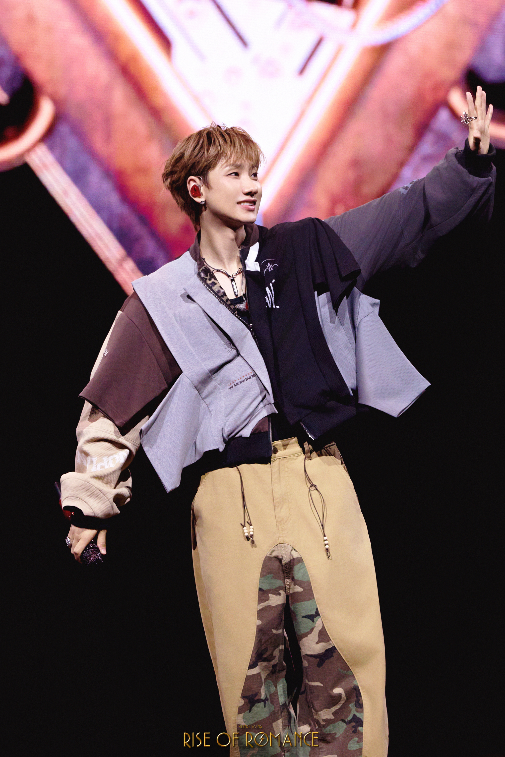 汪苏泷带世界名曲走向世界 他带着华语经典走向世界，每一次改编都是对音乐的致敬，更