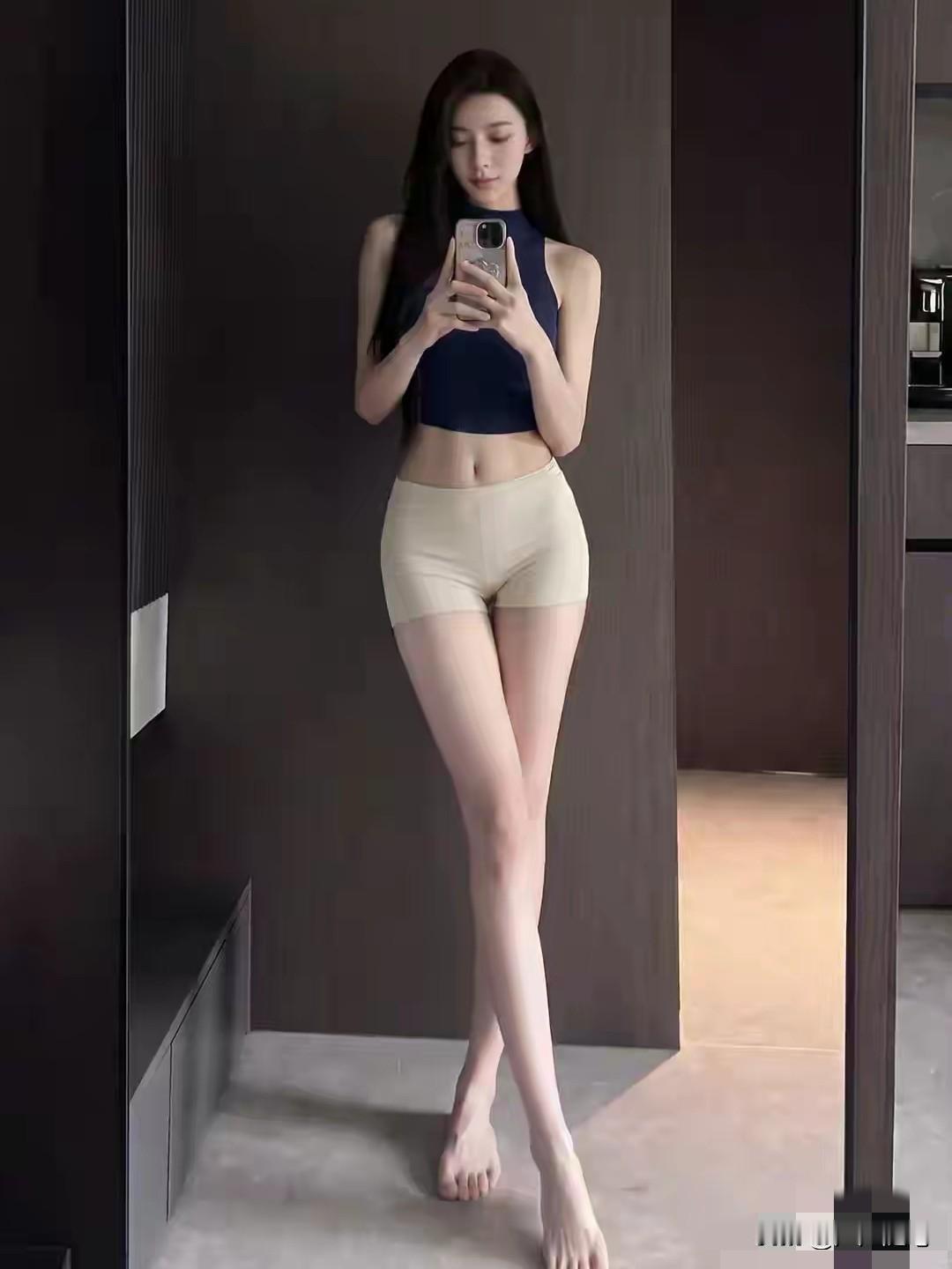 超模的身高毋庸置疑。