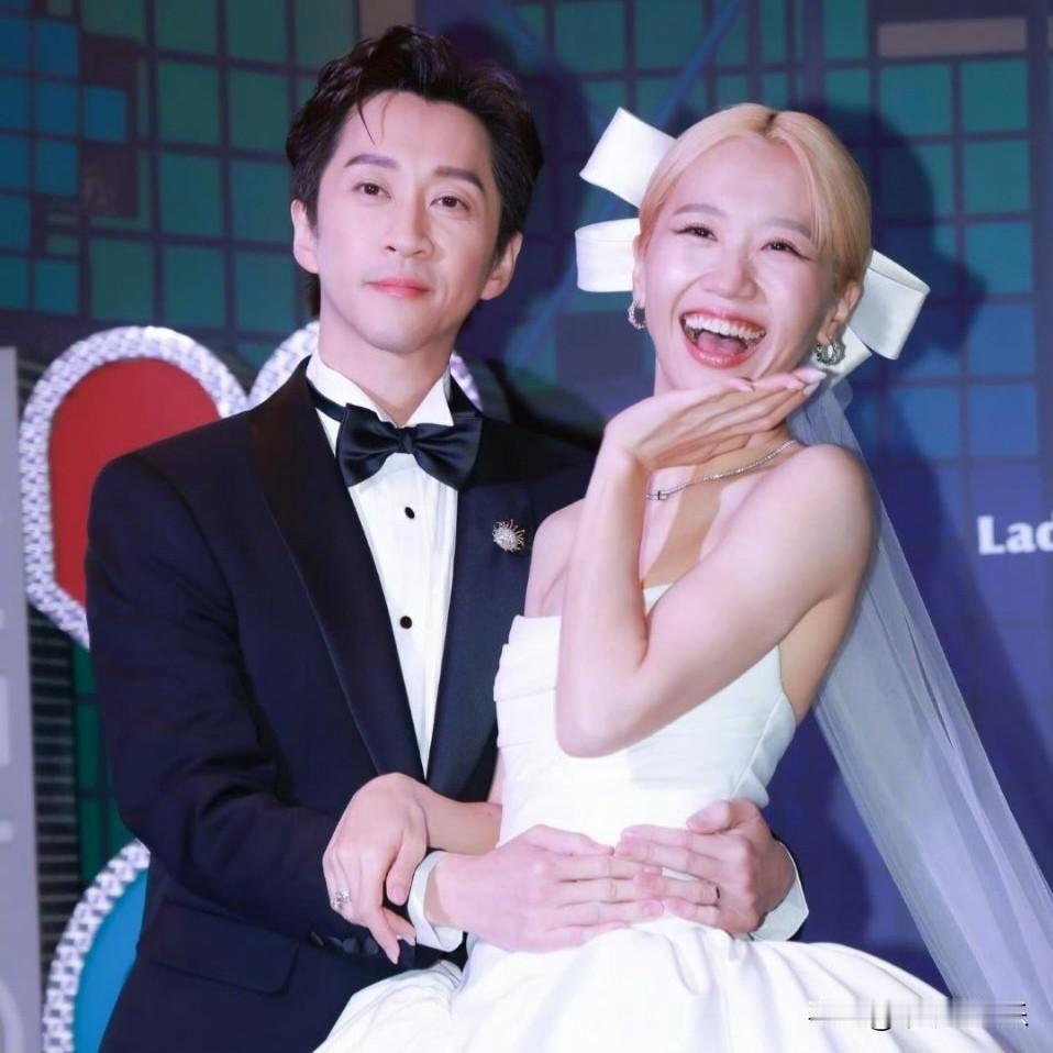 2026年1月25日，陈汉典与Lulu在台北文华东方酒店举办了一场浪漫又温馨的婚