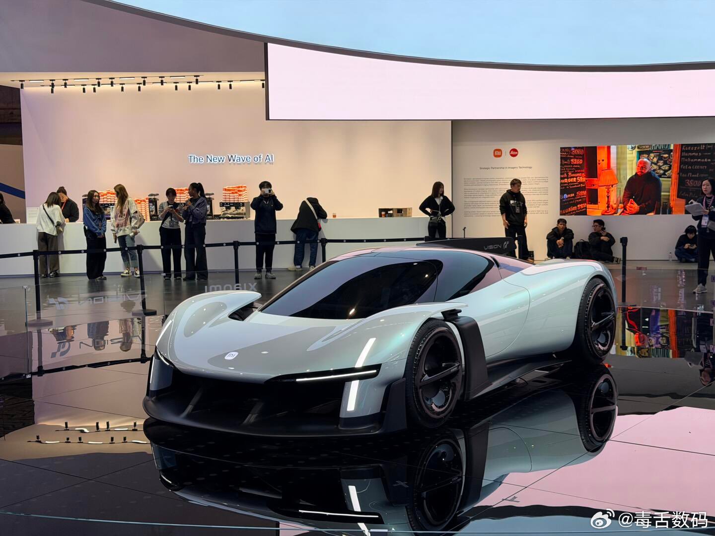 小米超跑线下实车曝光来看一下小米超跑Vision GT实车的照片