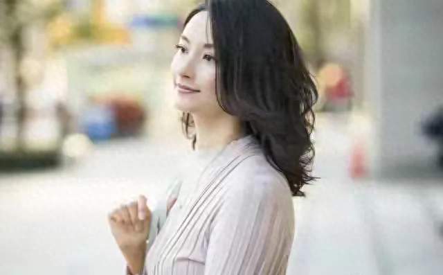 女人老没老，看下半身就知道！藏不住的衰