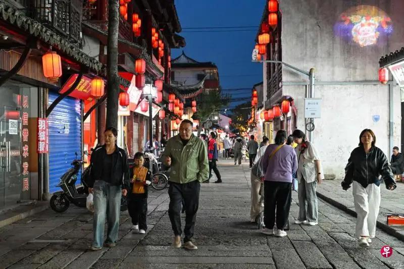 新加坡icon联合早报今日报道：“随着中日关系持续恶化，不仅中国游客赴日人数大幅