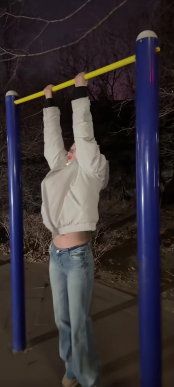 新年爱好打卡10. 爱不是占有，是你幸福就好，哪怕这份幸福，与我无关。