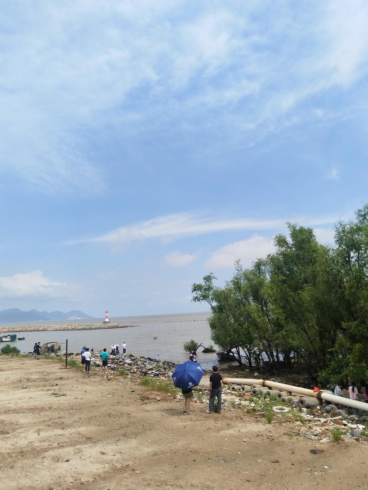 你如果行去大海的地方，有没感觉到？虽然没吃海鲜！但是远远的闻到一股海腥味！

不