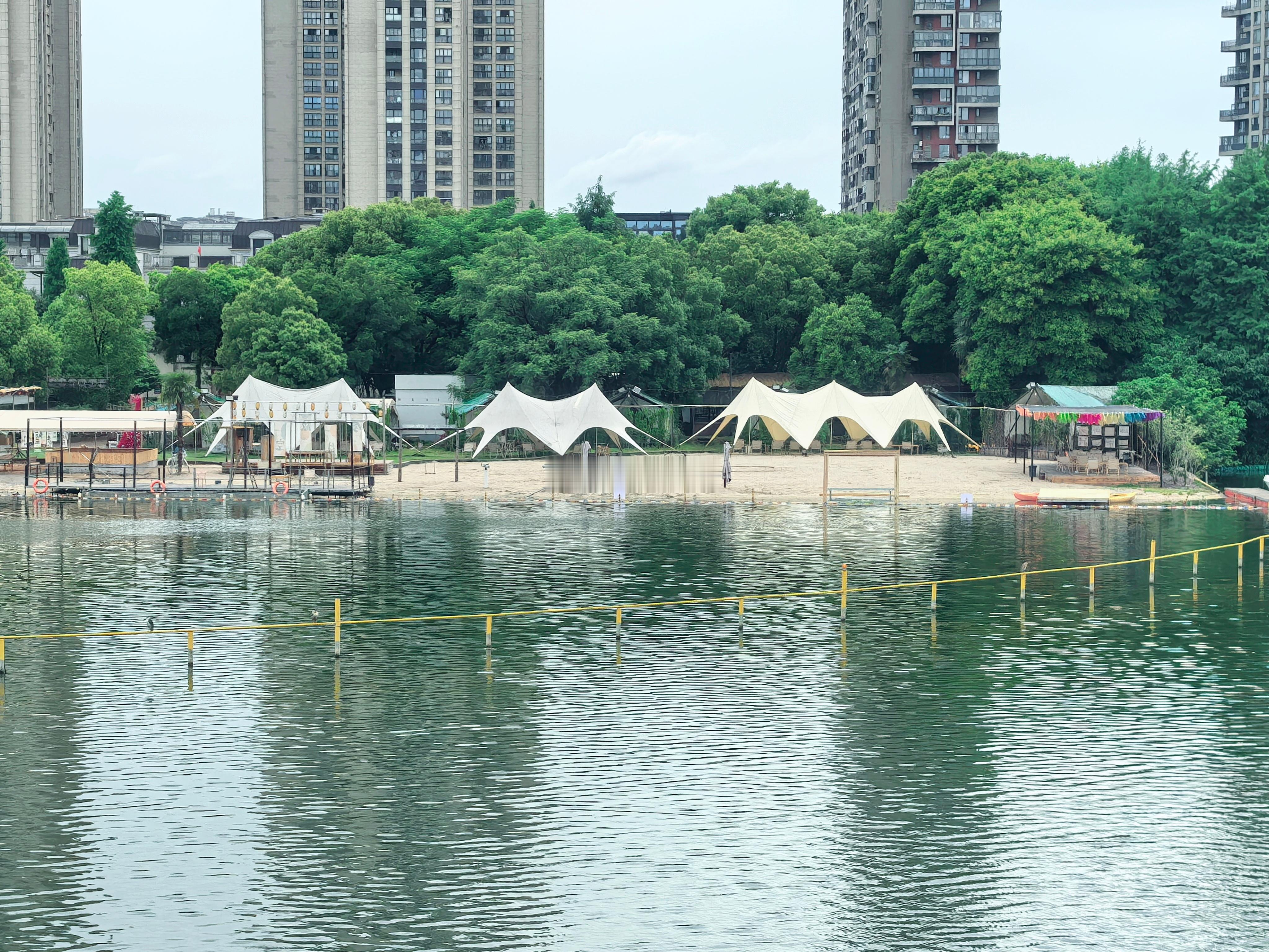 浙江震元做餐饮，选择药膳赛道，其实定位是对的，但选错了介入时间点。 绍兴·大滩