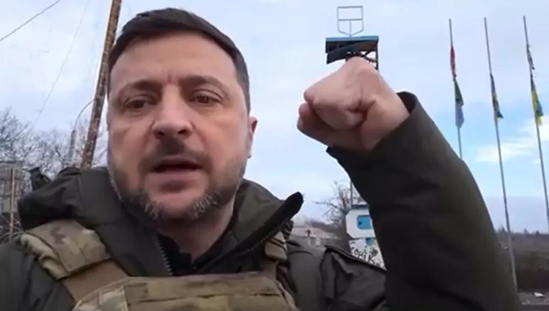 【《今日封面》：乌克兰军队包围库皮扬斯克的俄军，泽连斯基亲赴最前线坐镇】泽连斯基