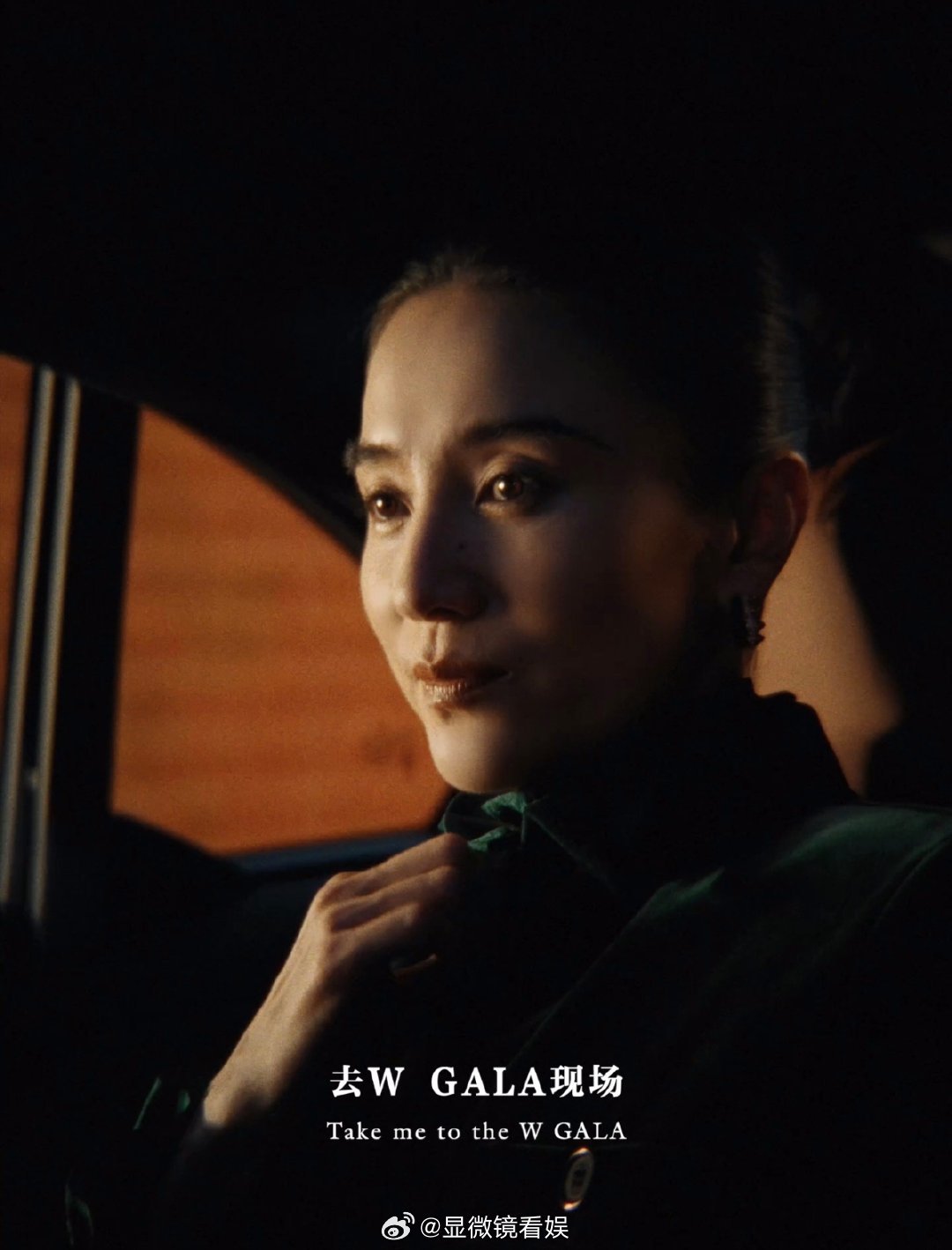 宋佳的S级经典镜头当宋佳在短片中致敬007经典，我们看到的不仅是熟悉的经典意象穿