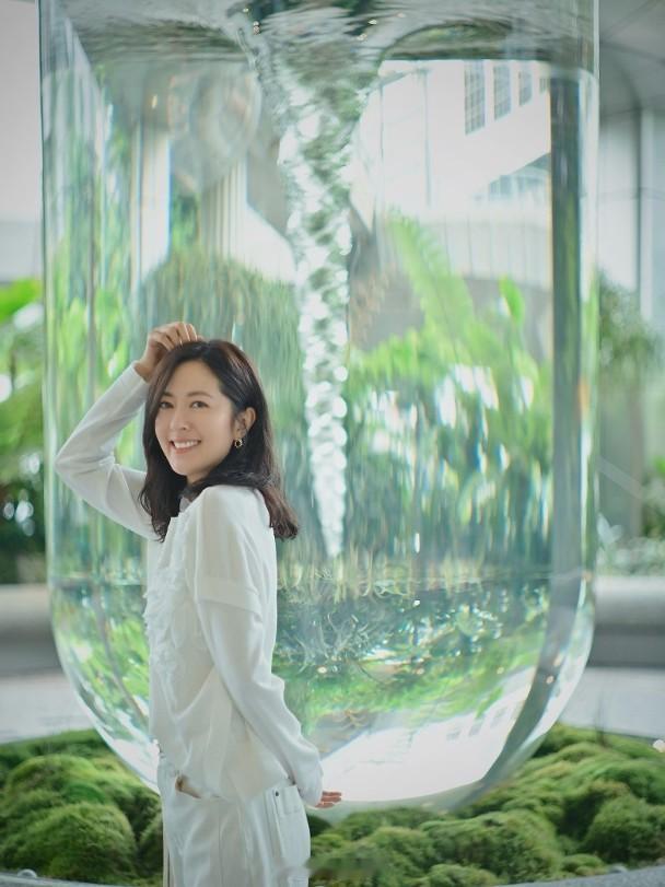 鮮娛糧︱44歲視后成知性女生代表　分享心靈雞湯引共鳴現年44歲的「視后」唐詩詠在