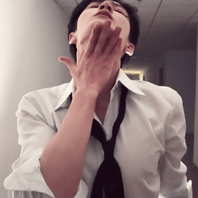 檀健次跳舞，评论区你们说